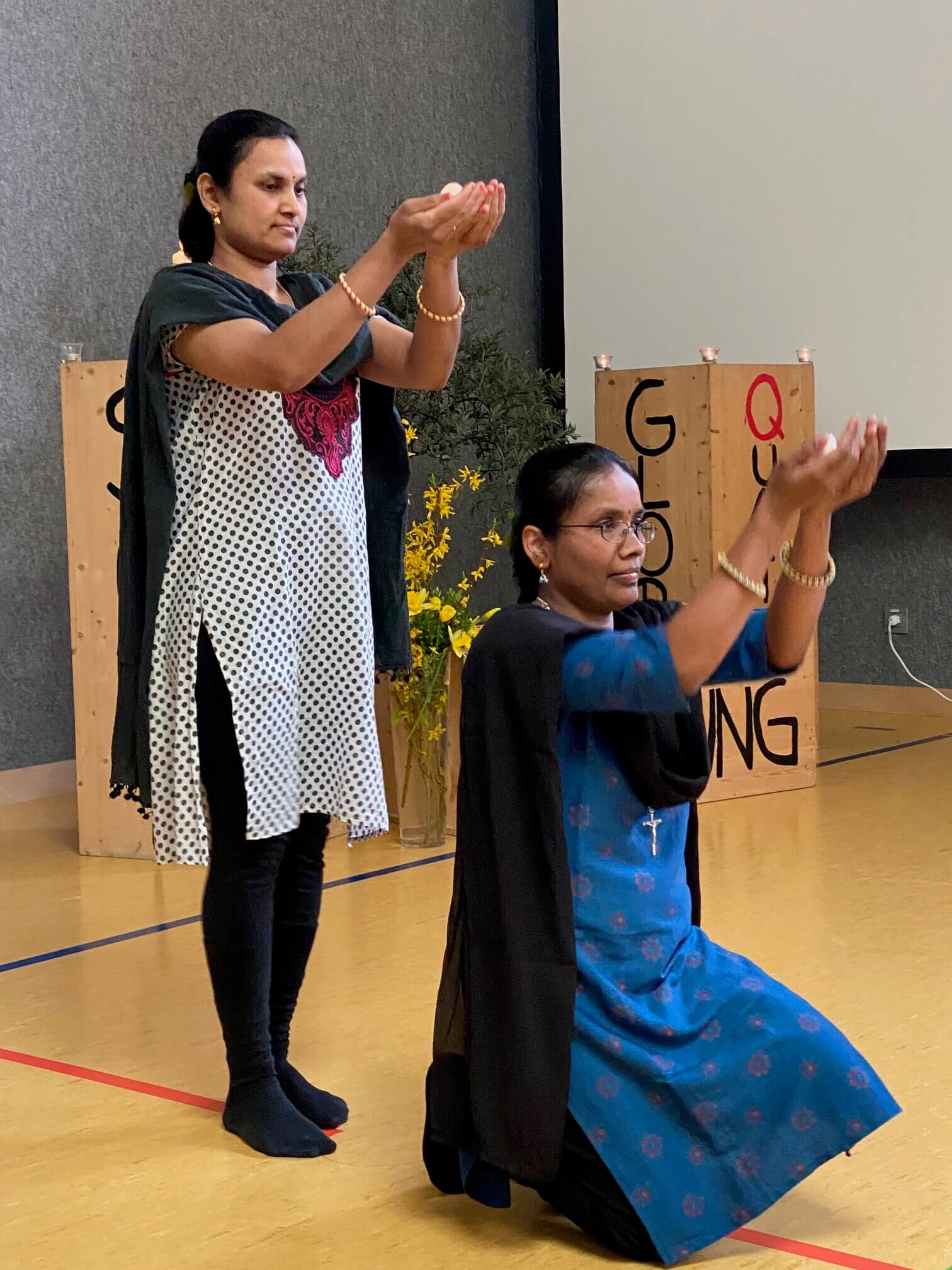Tanz-der-indischen-Schwestern