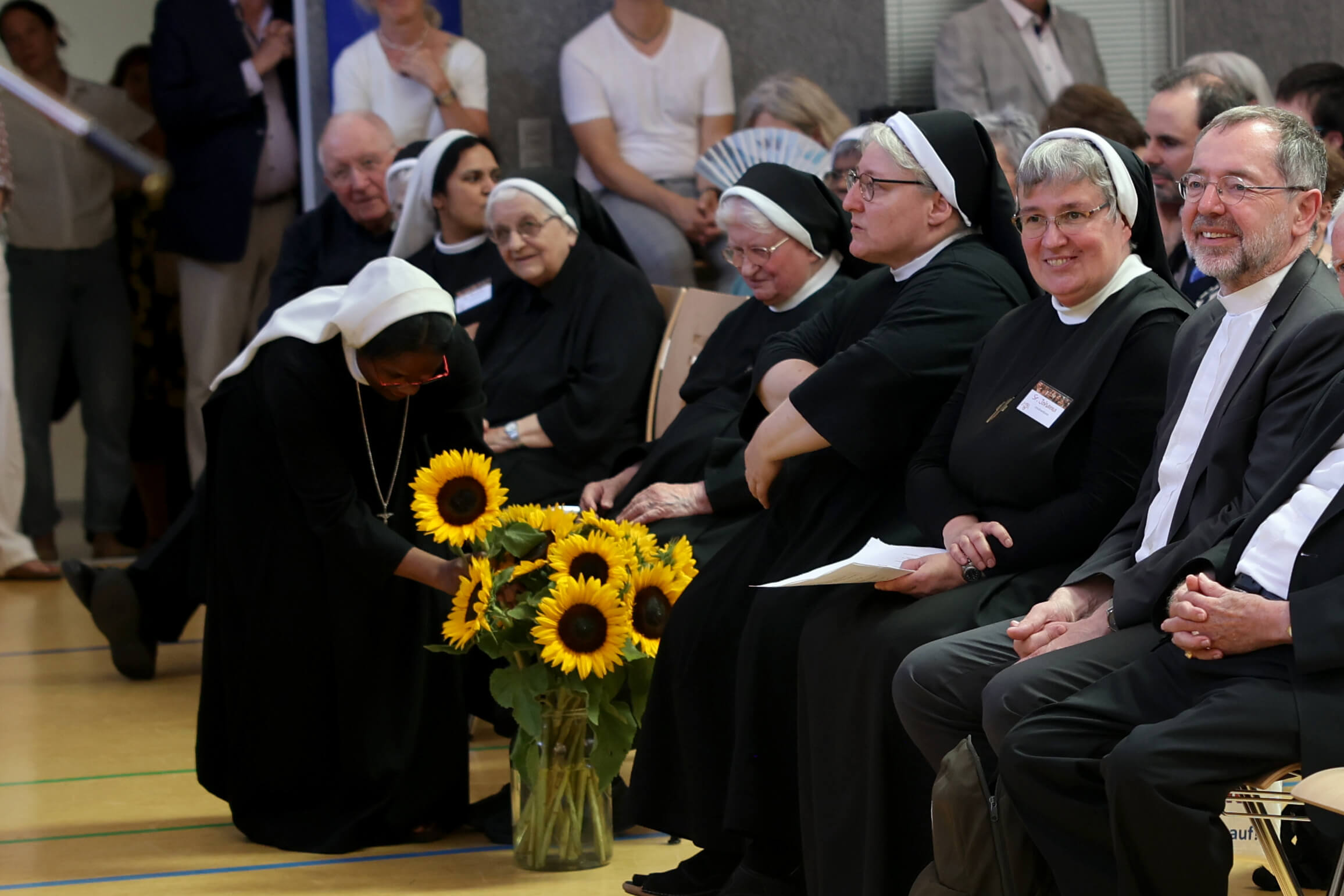 Blick in die Festgemeinde